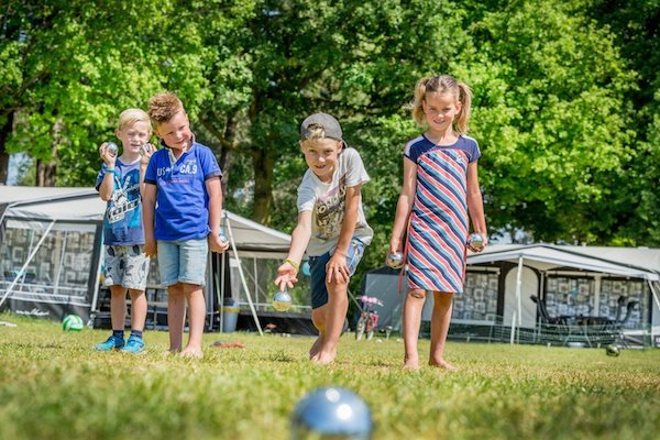 Eldorado Parken de Bergen: Jeu de Boules spelen