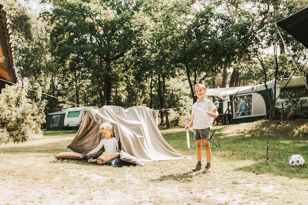 De tent opzetten