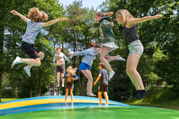 Camping De Vossenburcht: Airtrampoline