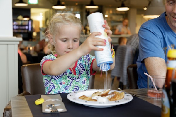 Poffertjes eten