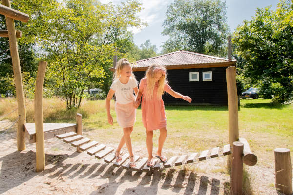 Speeltuin aangelegen bij de camping