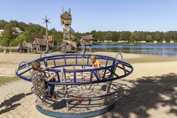 Kinderen spelen buiten