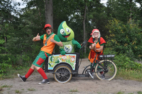 Vakantiepark Westerbergen: Mascotte met camping medewerkers