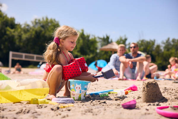 RCN Zeewolde: Strand naast de camping