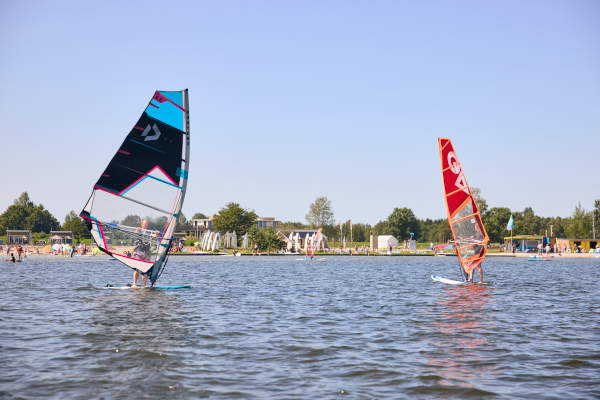 RCN Zeewolde: Surven bij de camping