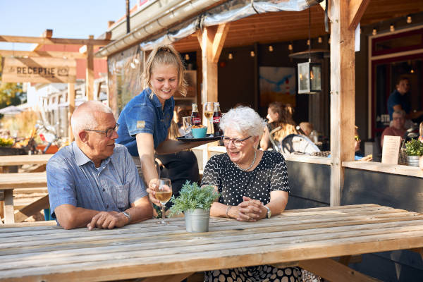 RCN Toppershoedje: Lekker drankje op het terras