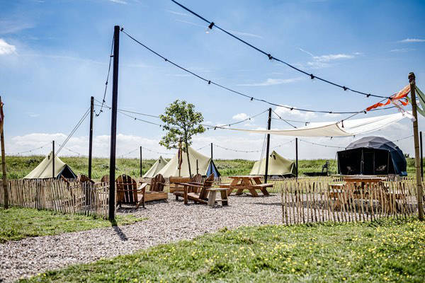 Tiny Parks Cast Away eiland Tiengemeten: De tenten staan klaar voor de gasten