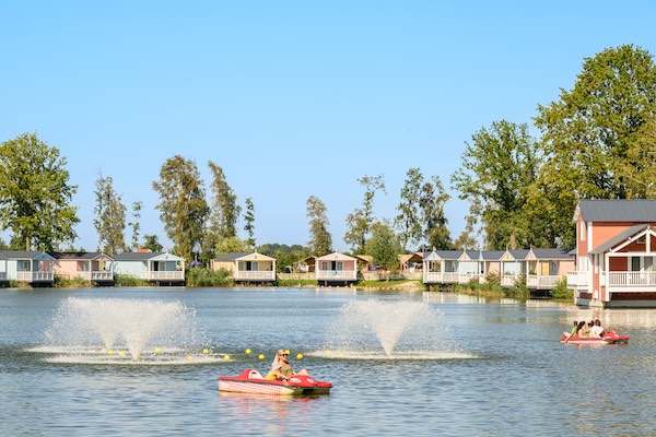 Waterfietsen op het meertje