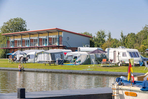 Vakantiepark De Kuilart: Kamperen aan het water